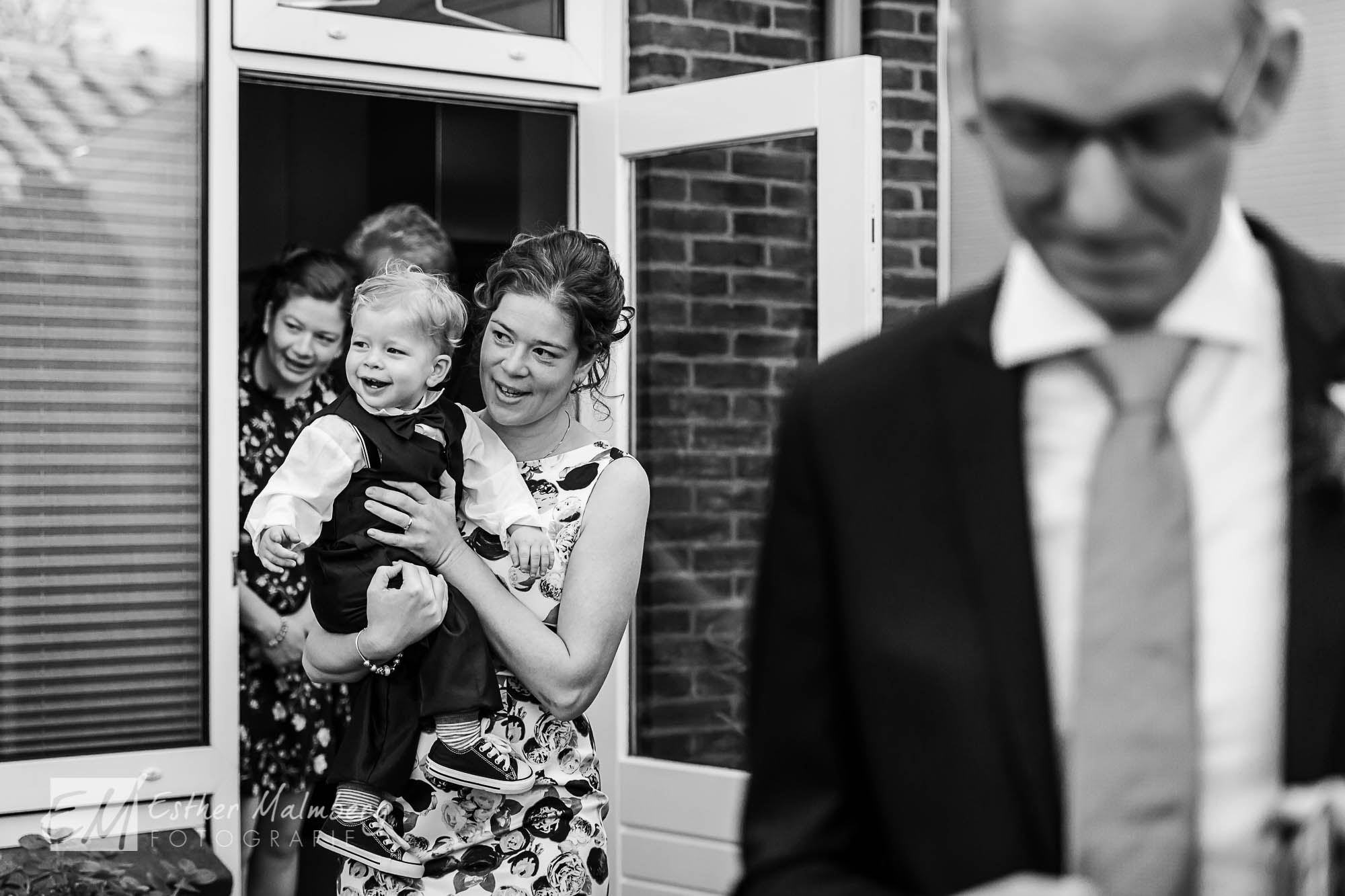 Twee fotografen op je bruiloft Bruidsfotograaf Gouda Boskoop Reactie van jullie gasten