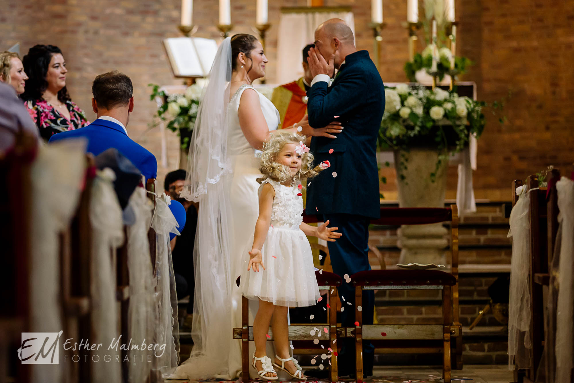 Twee fotografen op je bruiloft Bruidsfotograaf Gouda Rotterdam